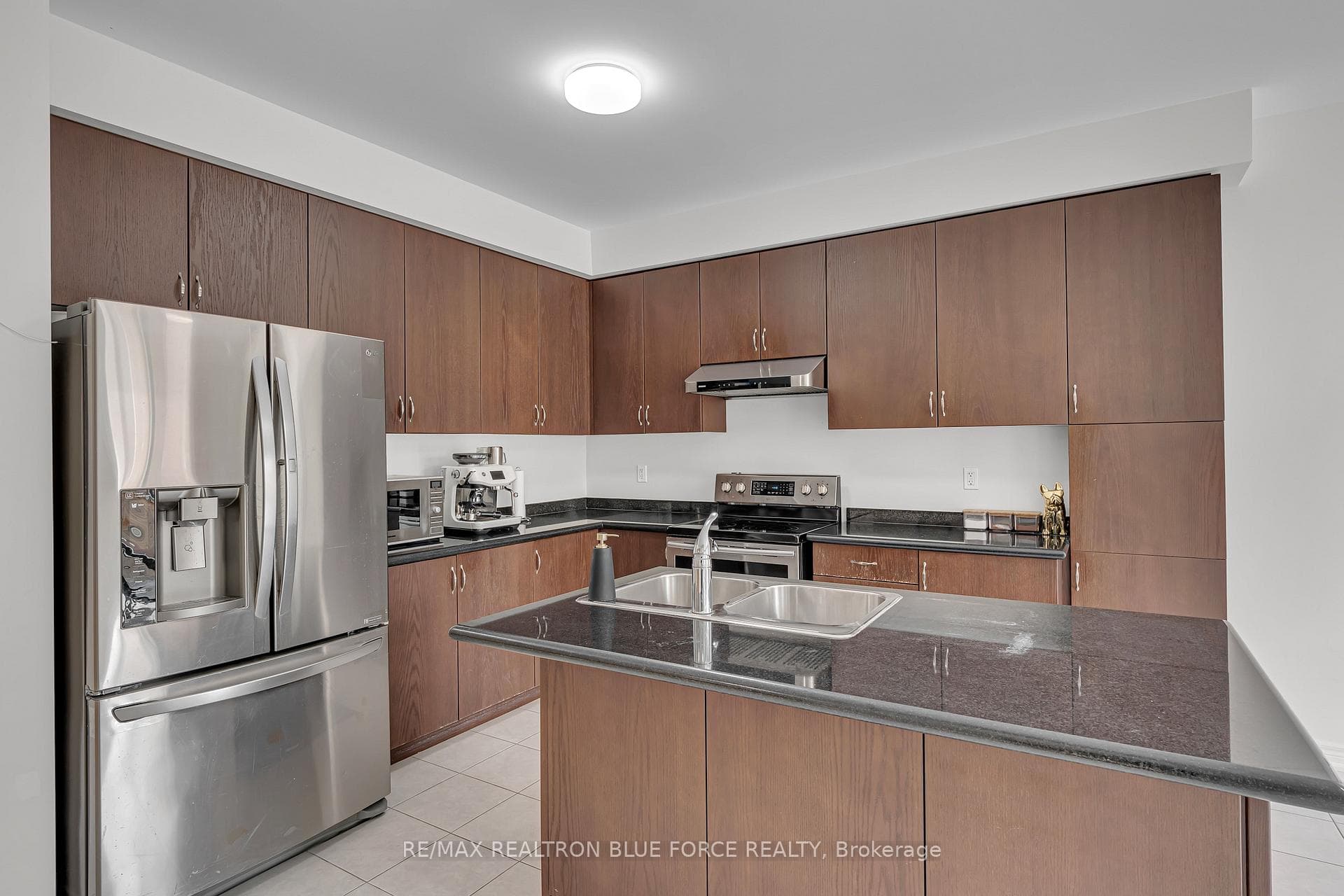 38 Pinedale Avenue - Detached photo 12 of 50 in Caledon, Ontario