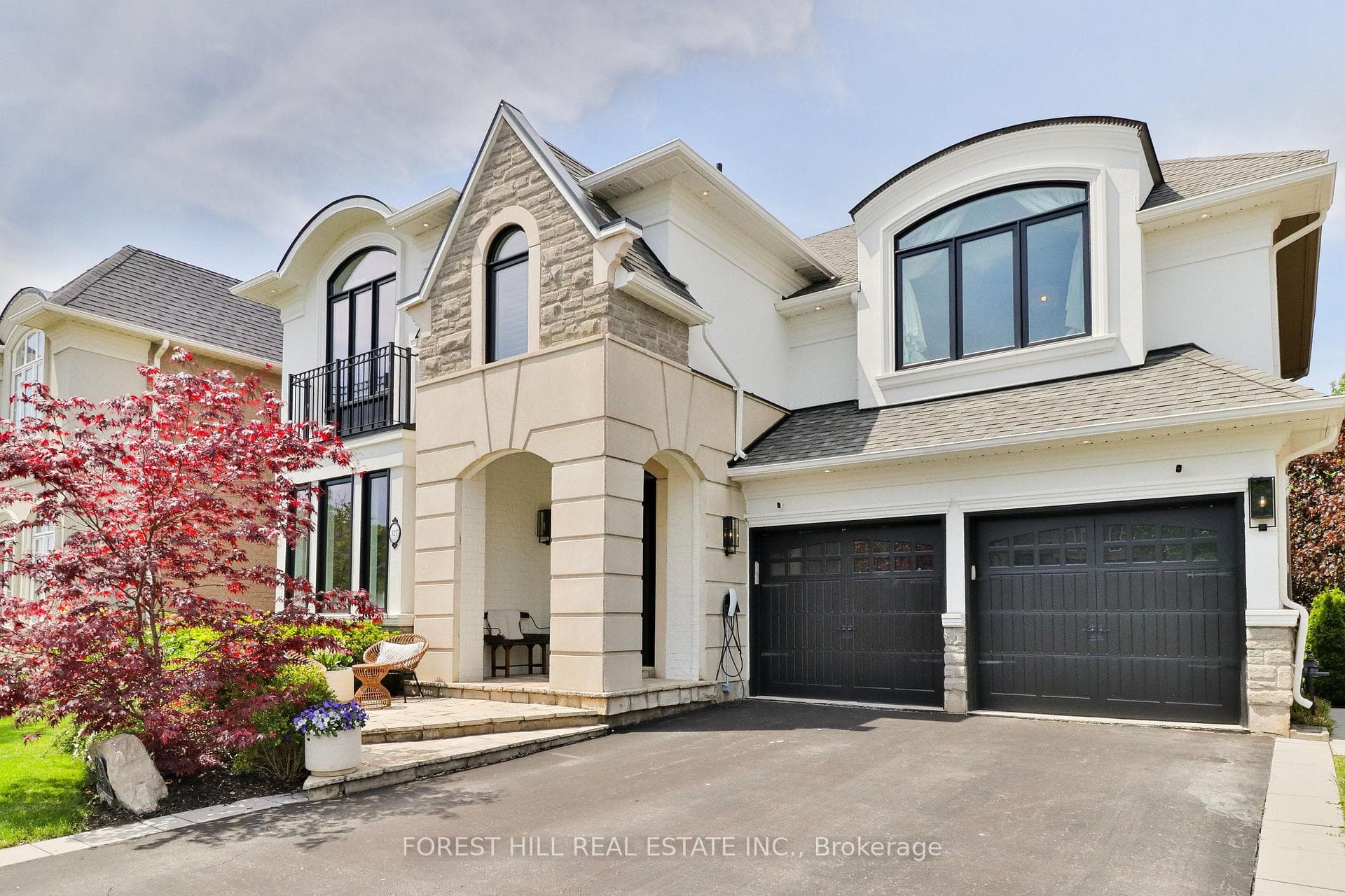 327 Turning Leaf Road - Detached photo 3 of 43 in Oakville, Ontario