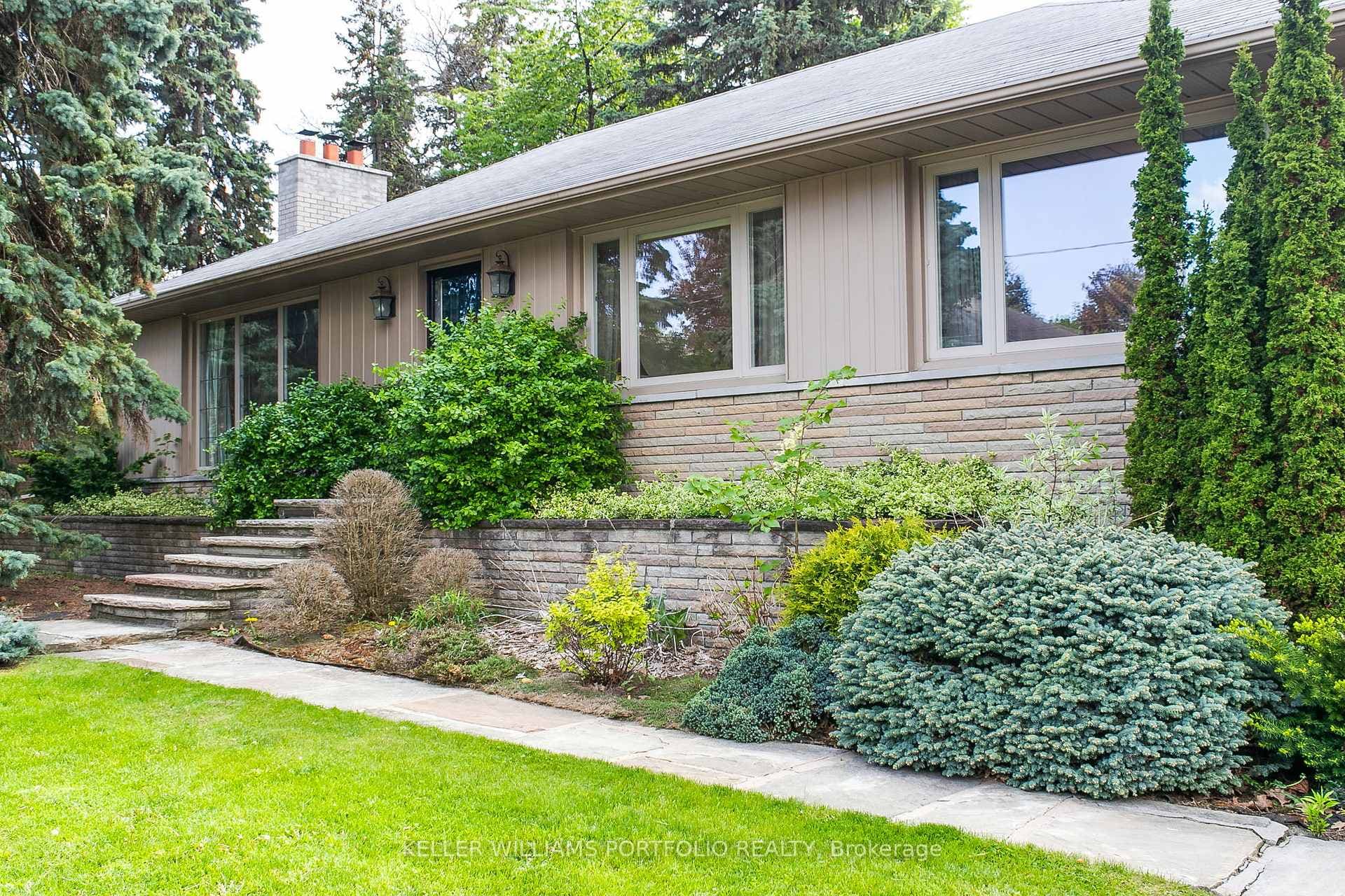 29 Winlock Park - Detached photo 2 of 30 in Willowdale / Newtonbrook, Ontario