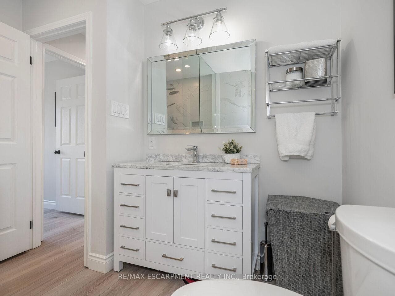 2448 Wooden Hill Circle - Townhouse photo 30 of 50 in Oakville, Ontario