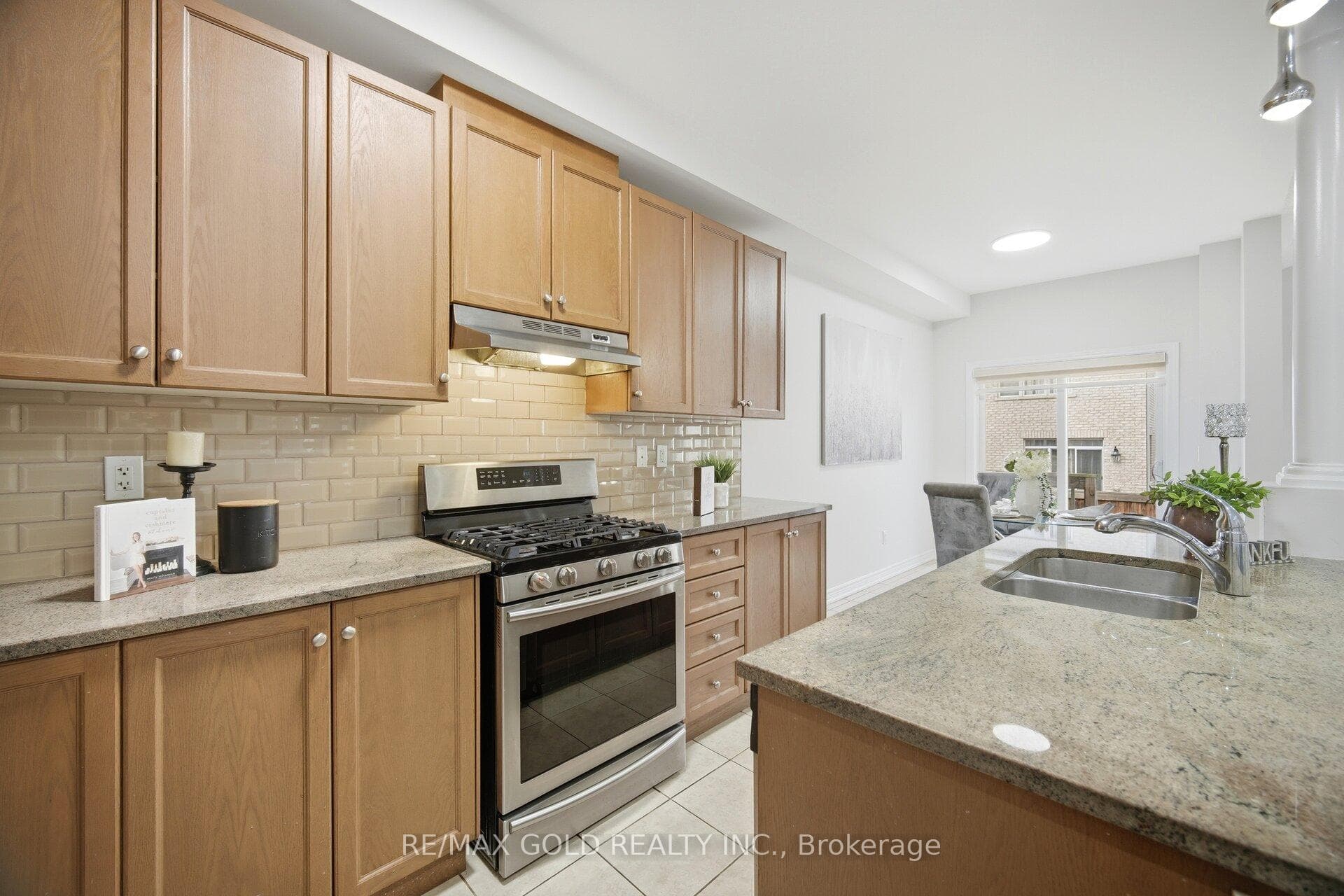 49 Interlude Drive - Semi-Detached photo 10 of 50 in Brampton, Ontario