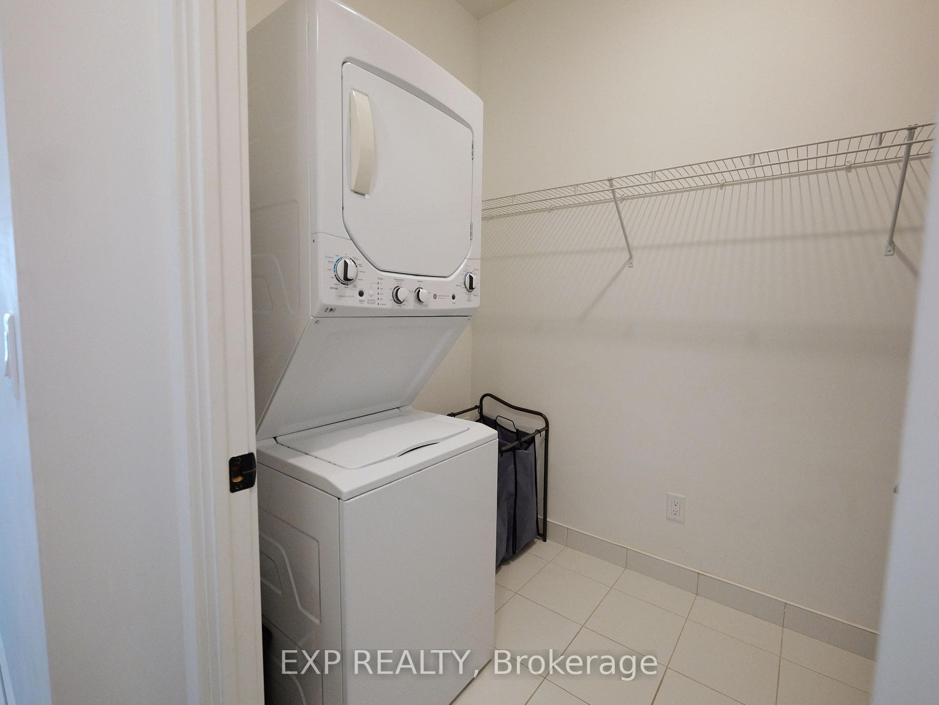 2481 Taunton Road Unit 401 - Condo photo 19 of 23 in Oakville, Ontario