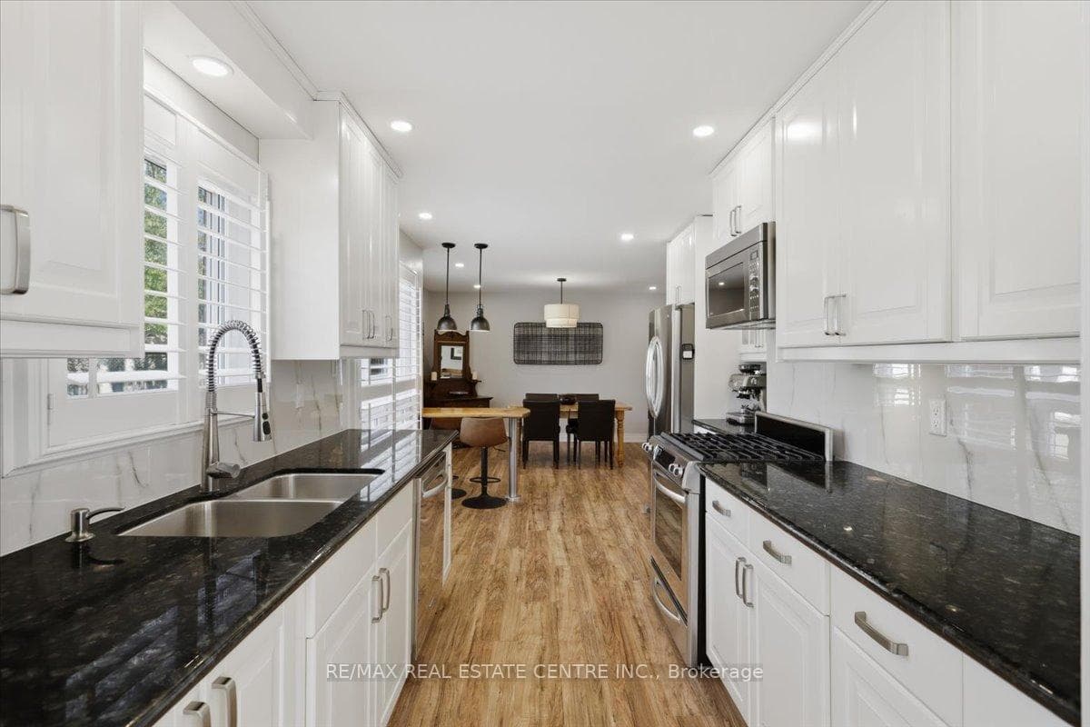 315 Woodlawn Crescent - Detached photo 12 of 47 in Milton, Ontario