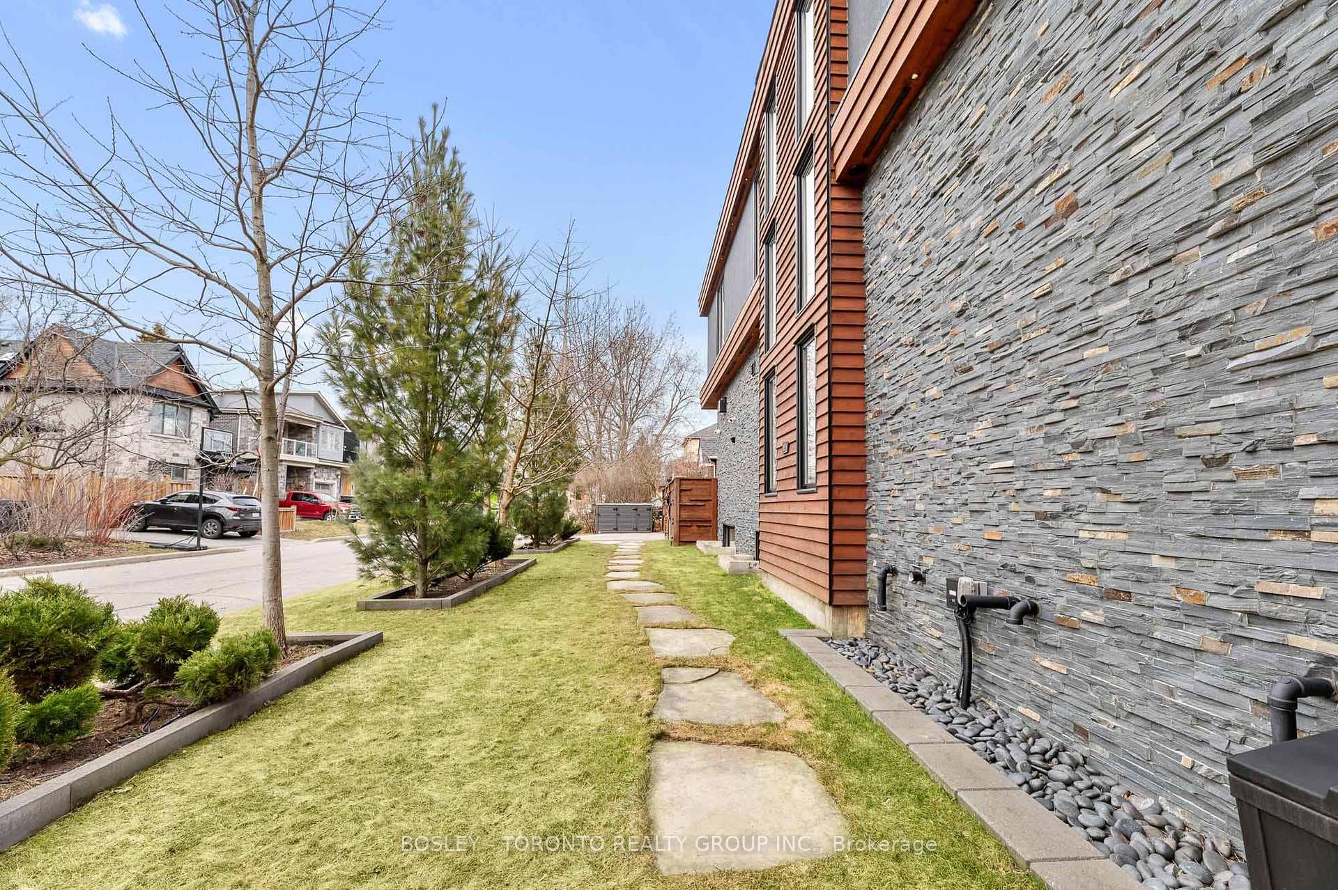 39 Red Deer Avenue - Detached photo 33 of 47 in Birch Cliff / Cliffside, Ontario
