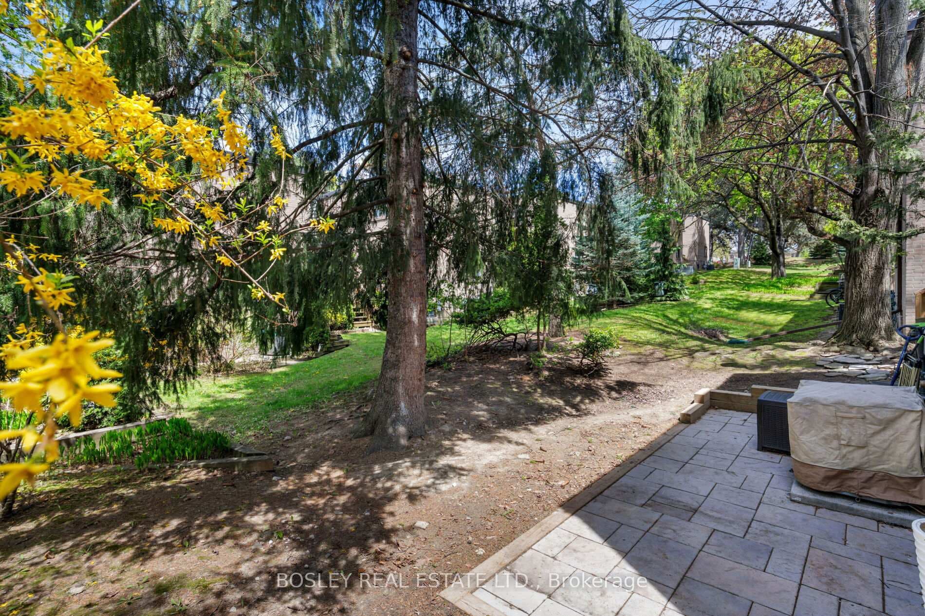 12 Redstone Path - Condo photo 11 of 42 in Etobicoke (Islington / Rexdale), Ontario