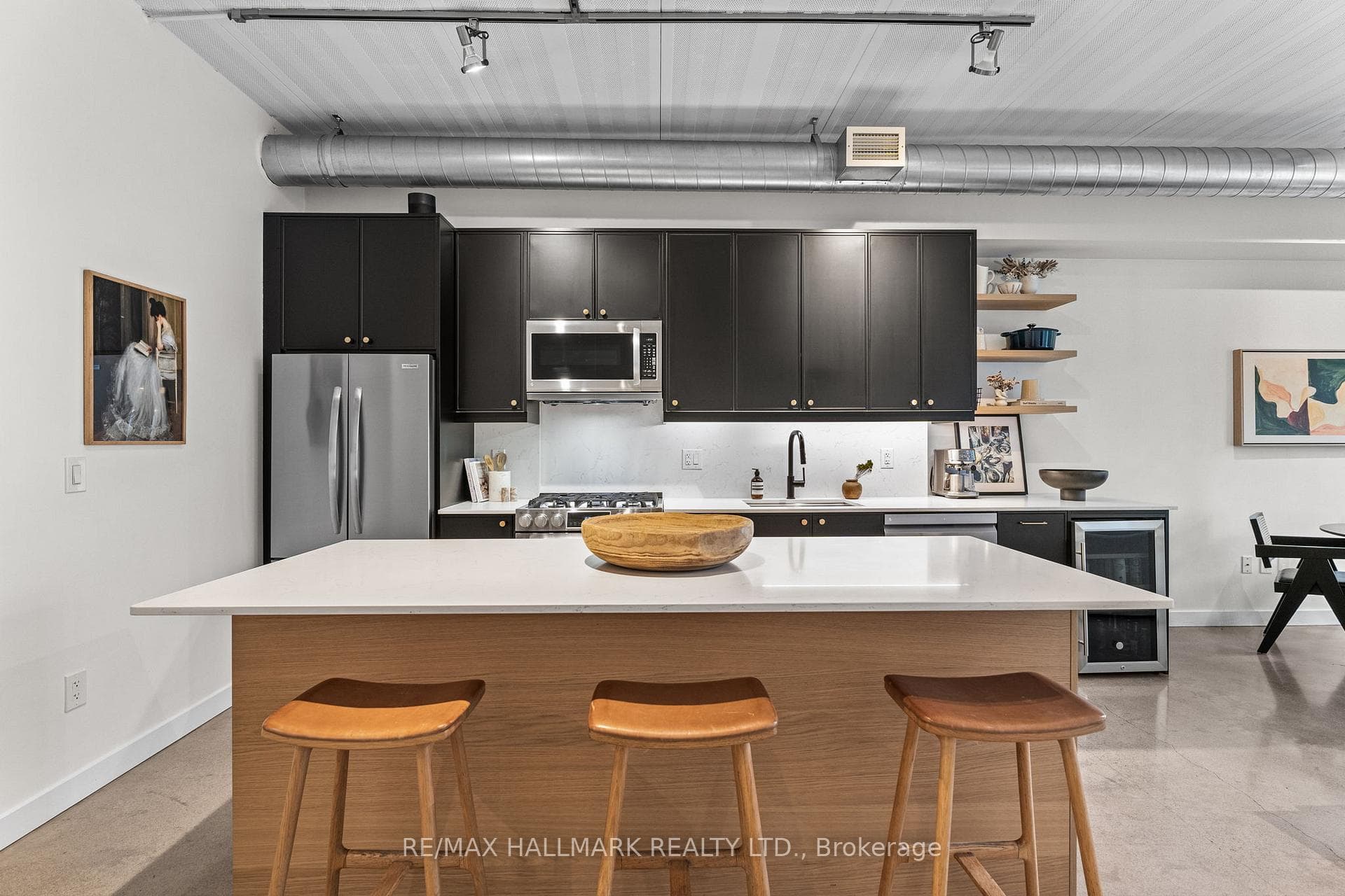 747 Queen Street Unit 202 - Condo photo 2 of 24 in Riverdale / Leslieville, Ontario