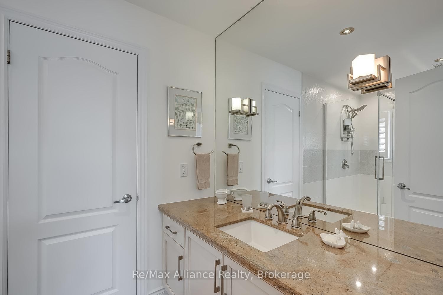 203 Burloak Drive - Detached photo 29 of 50 in Oakville, Ontario