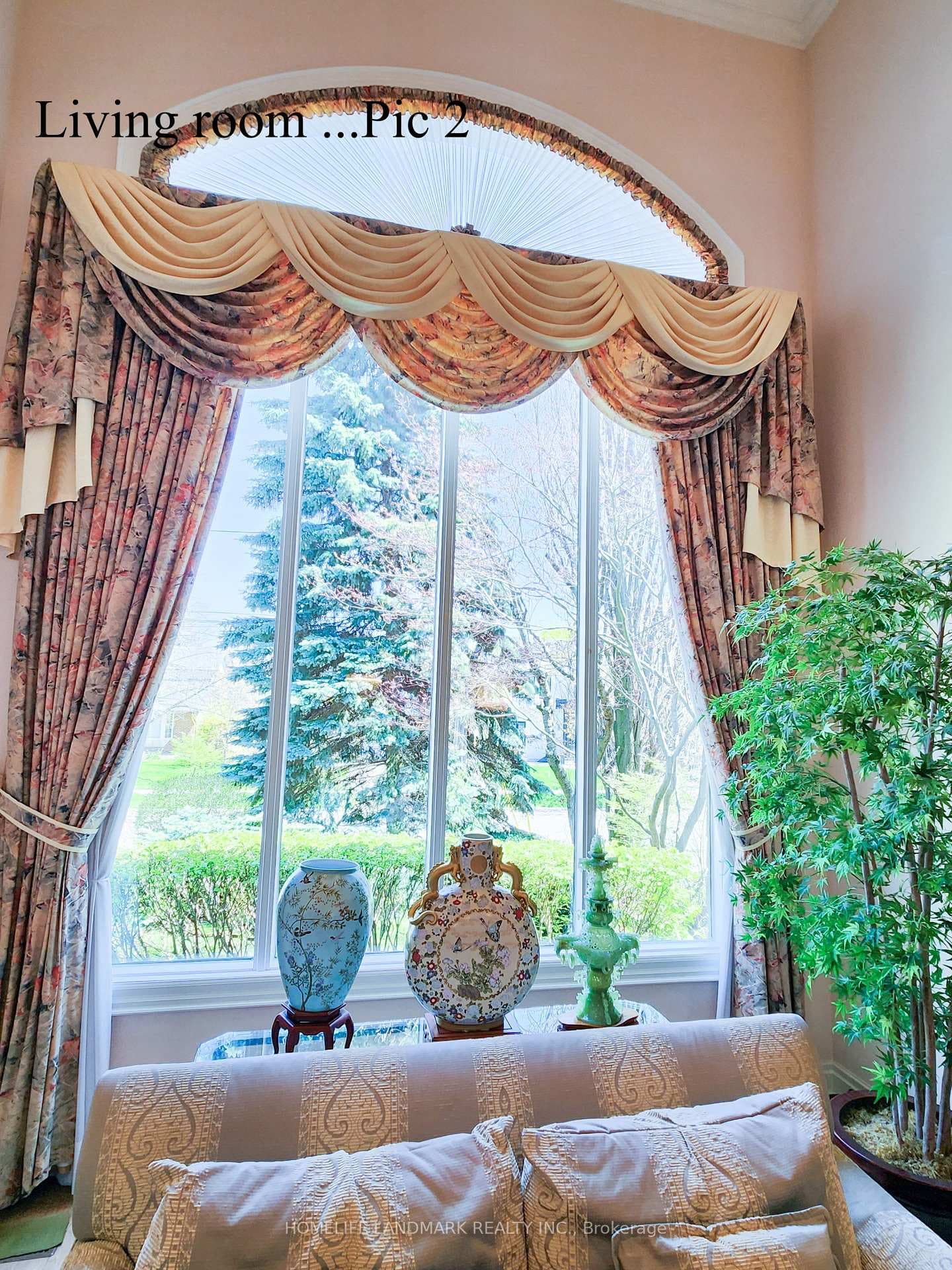 16 Lawnview Drive - Detached photo 13 of 50 in Willowdale / Newtonbrook, Ontario