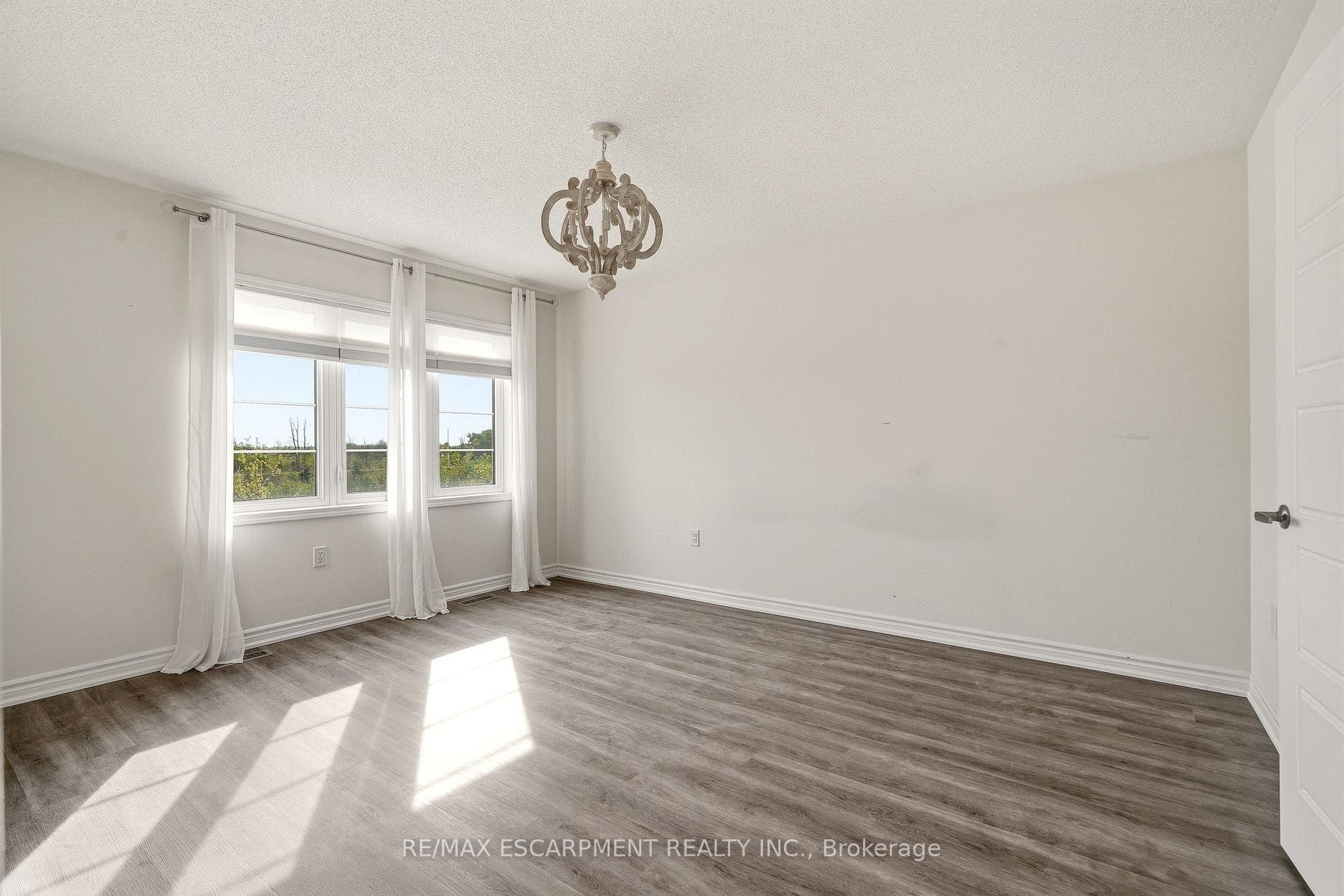 1364 Sycamore Garden - Townhouse photo 23 of 43 in Milton, Ontario