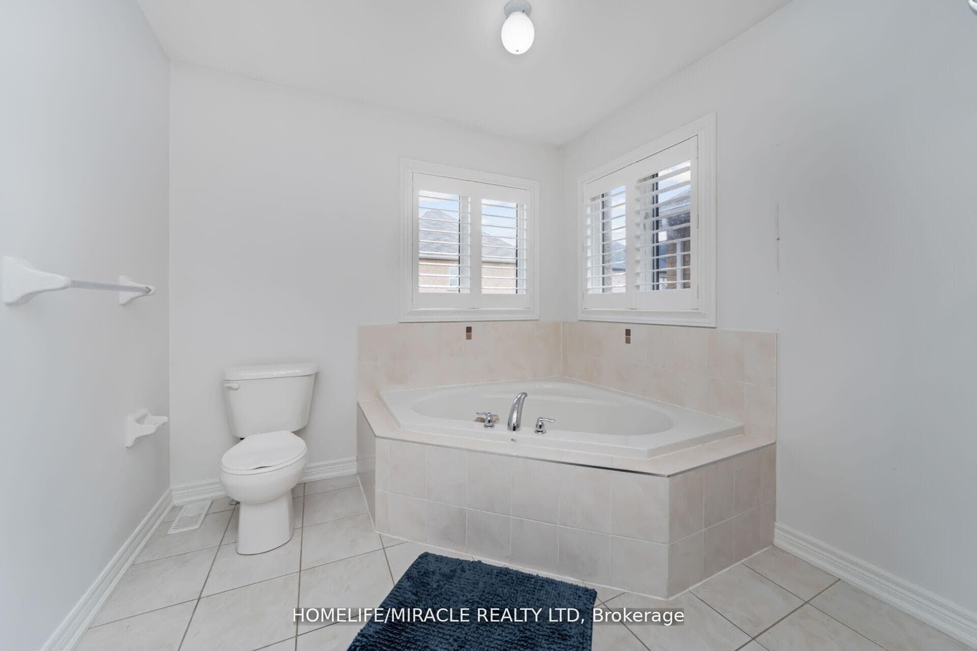 10 Kenora Street - Detached photo 25 of 50 in Brampton, Ontario