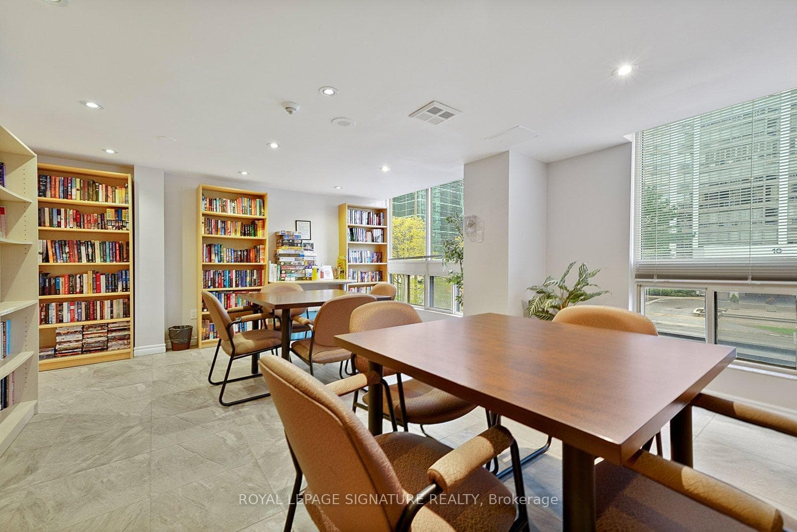5 Kenneth Avenue Unit 205 - Condo photo 21 of 39 in Willowdale / Newtonbrook, Ontario