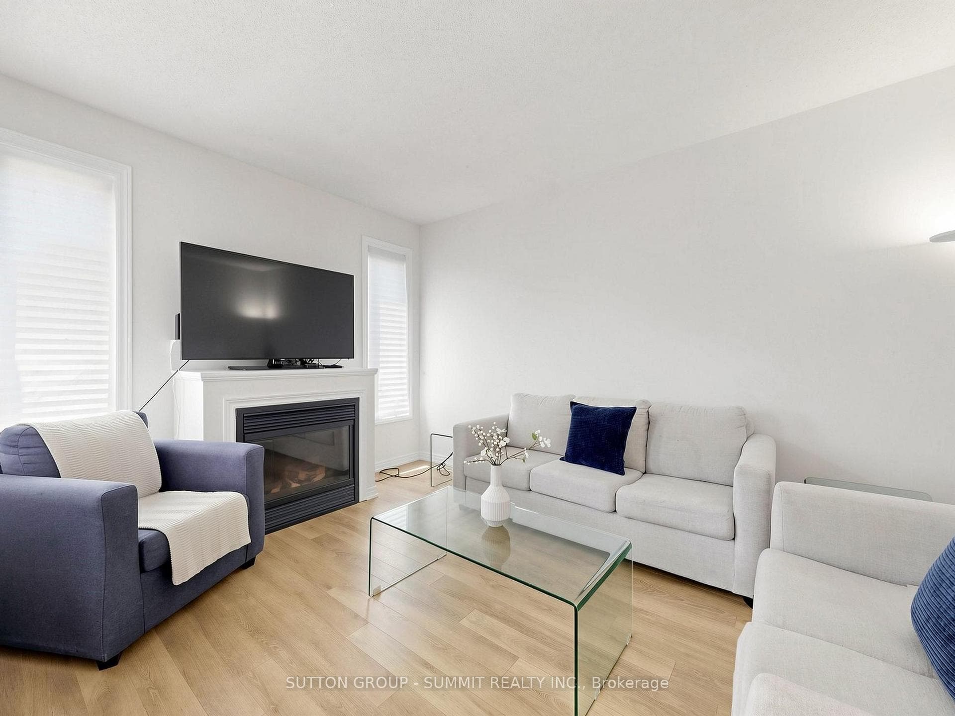 4880 YORKSHIRE Avenue - Detached photo 8 of 50 in Mississauga, Ontario