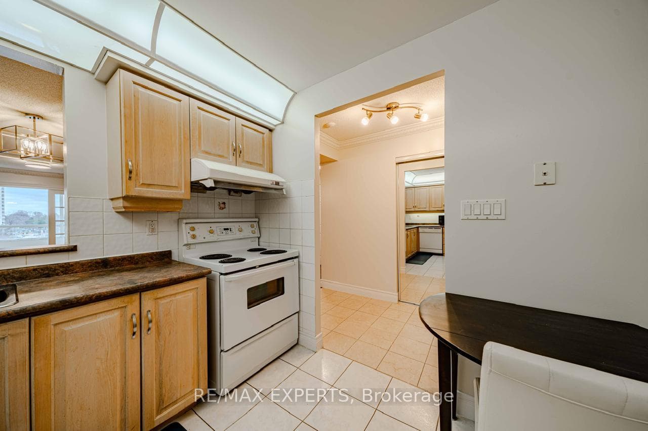 138 Bonis Avenue Unit 527 - Condo photo 7 of 42 in Scarborough Village / Eglinton East, Ontario