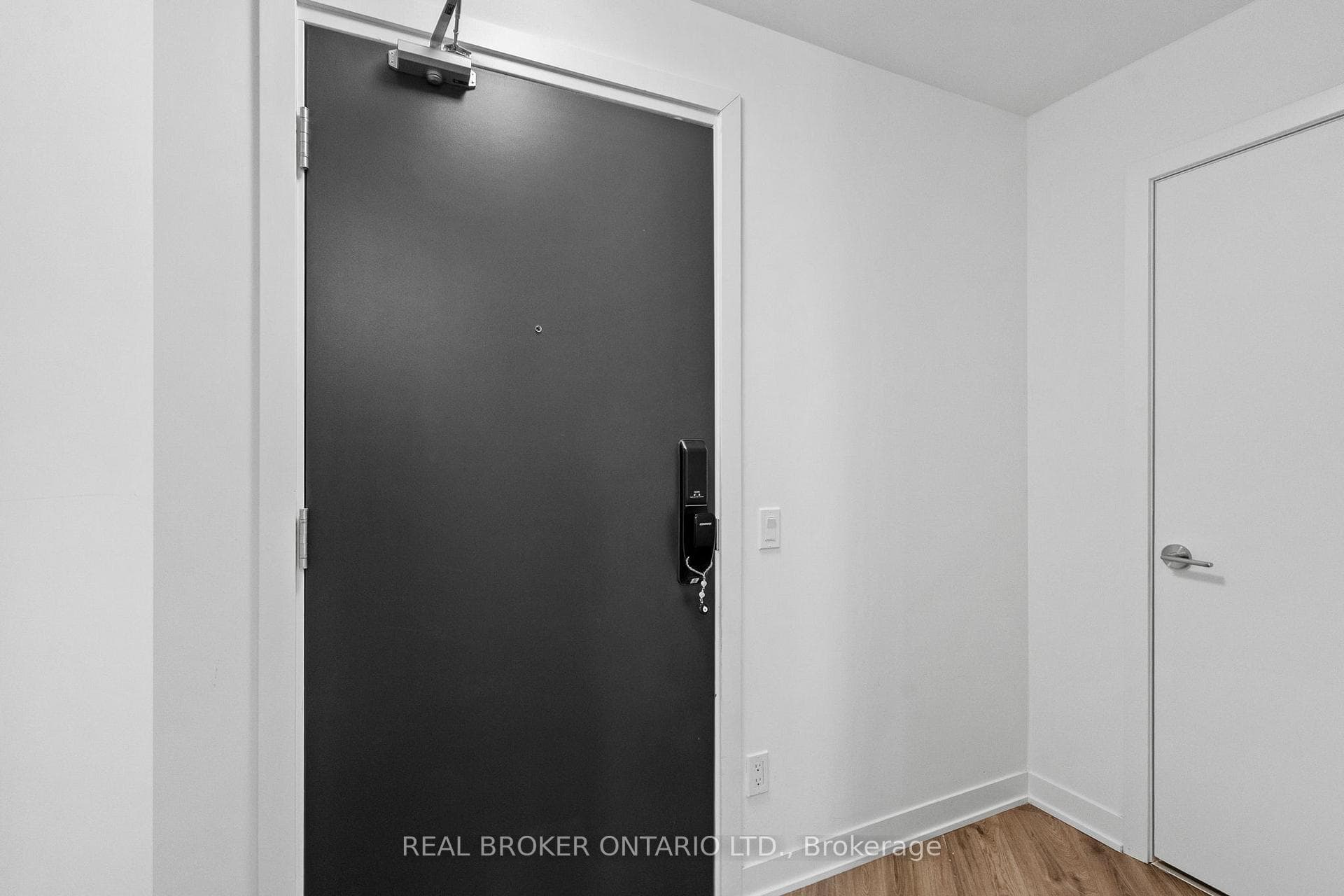 405 Dundast Street Unit 328 - Condo photo 11 of 33 in Oakville, Ontario