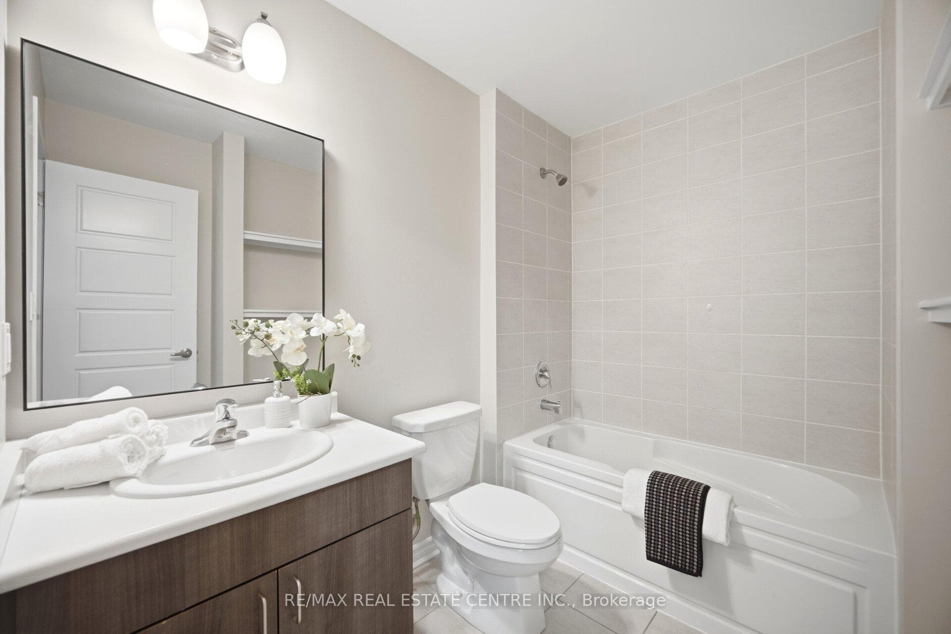 1000 Asleton Boulevard Unit 57 - Townhouse photo 29 of 33 in Milton, Ontario