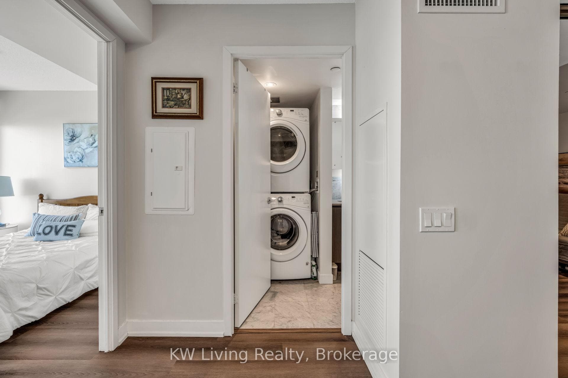 70 Queens Wharf Road Unit 1601 - Condo photo 30 of 37 in Downtown Toronto / Waterfront, Ontario