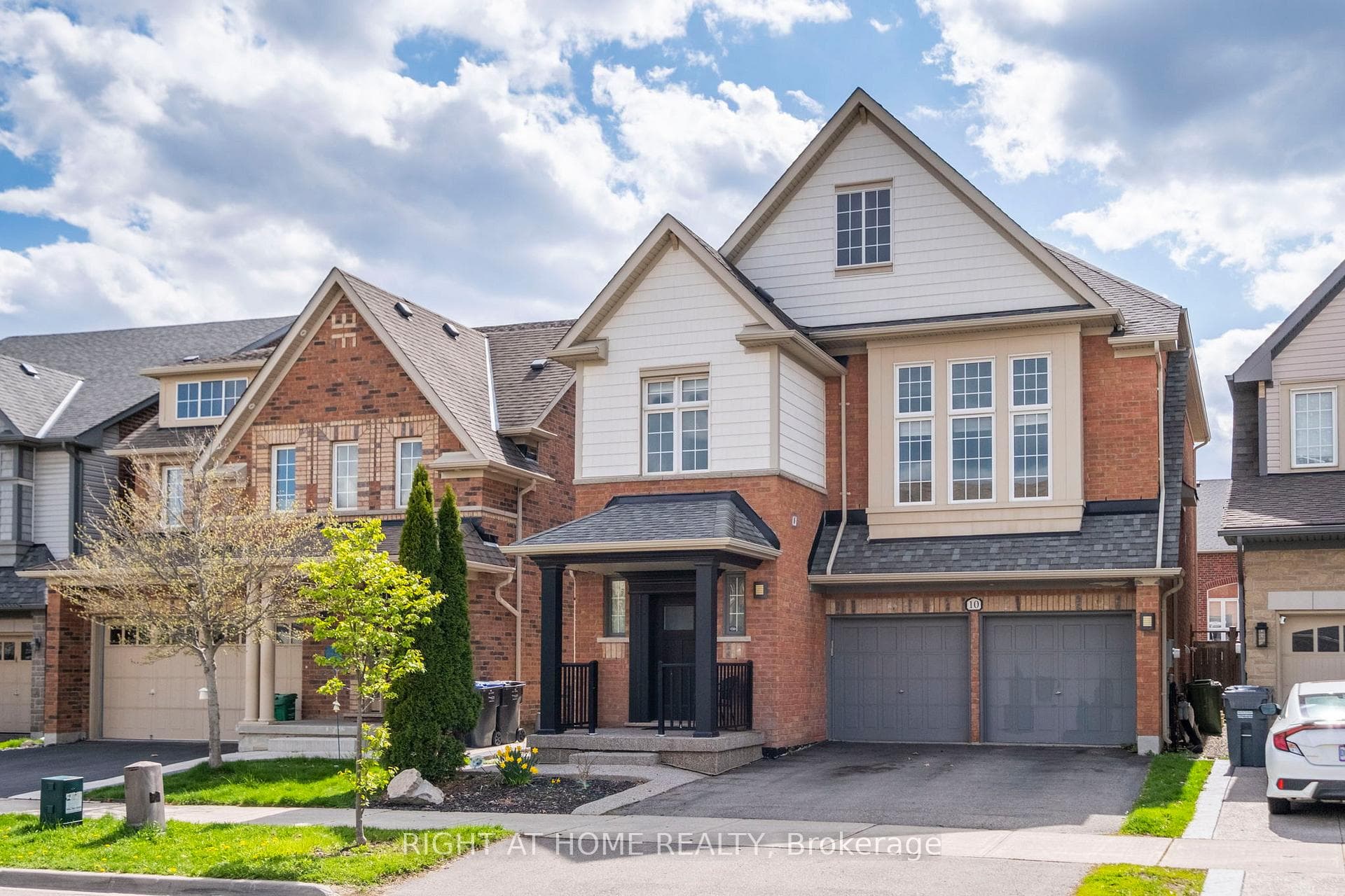 10 Learmont Avenue - Detached photo 2 of 34 in Caledon, Ontario
