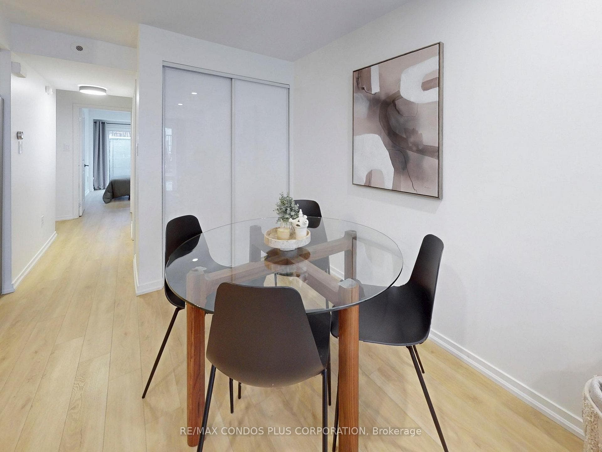 29 Florence Wyle Lane Unit 38 - Condo photo 24 of 43 in Riverdale / Leslieville, Ontario