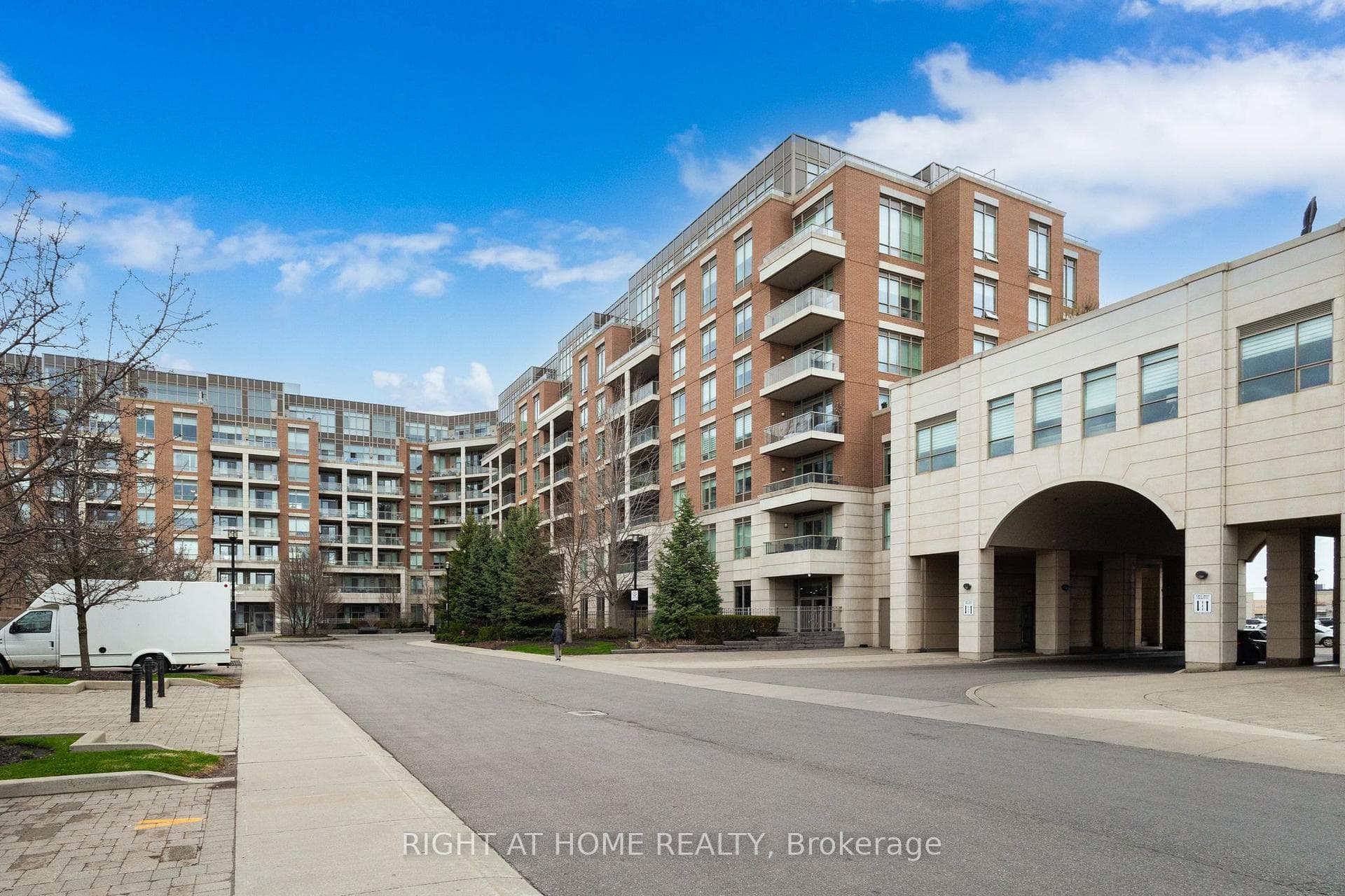 2480 Prince Michael Drive Unit PH08 - home for sale in Oakville, Ontario