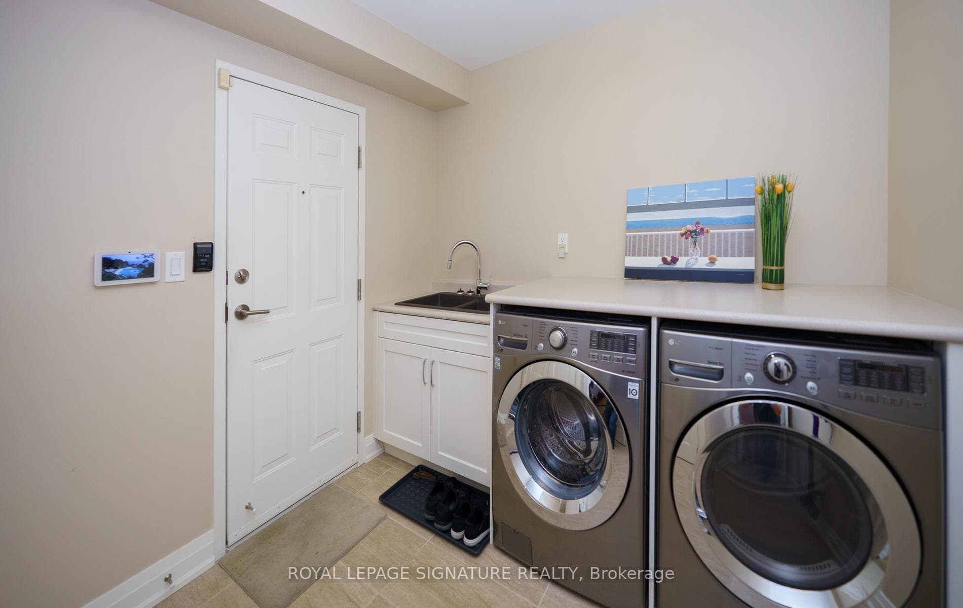 12 Abbeywood Trail - Detached photo 17 of 50 in Don Mills / Parkwoods / Victoria Village, Ontario