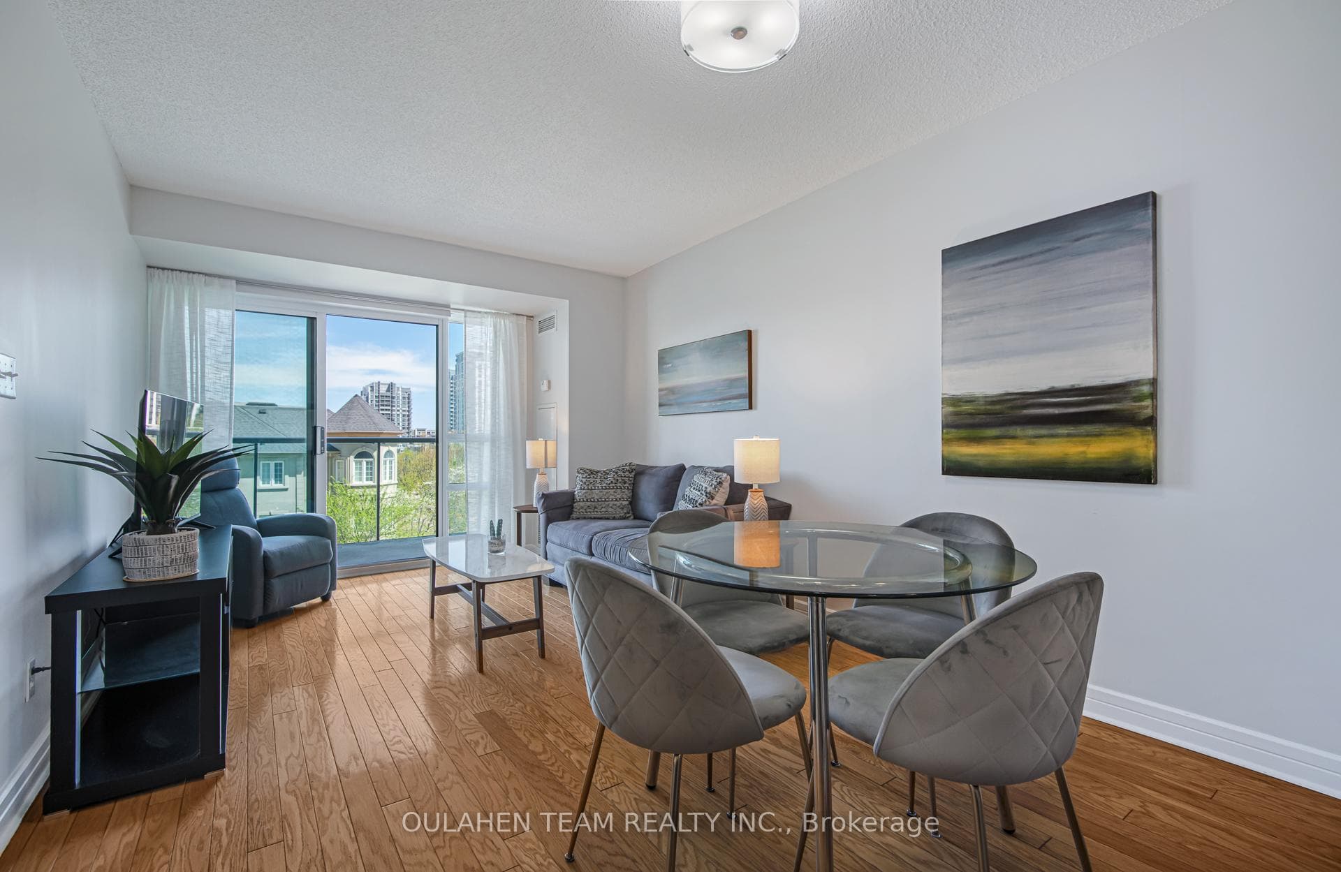 16 Harrison Garden Boulevard Unit 309 - Condo photo 4 of 35 in Willowdale / Newtonbrook, Ontario
