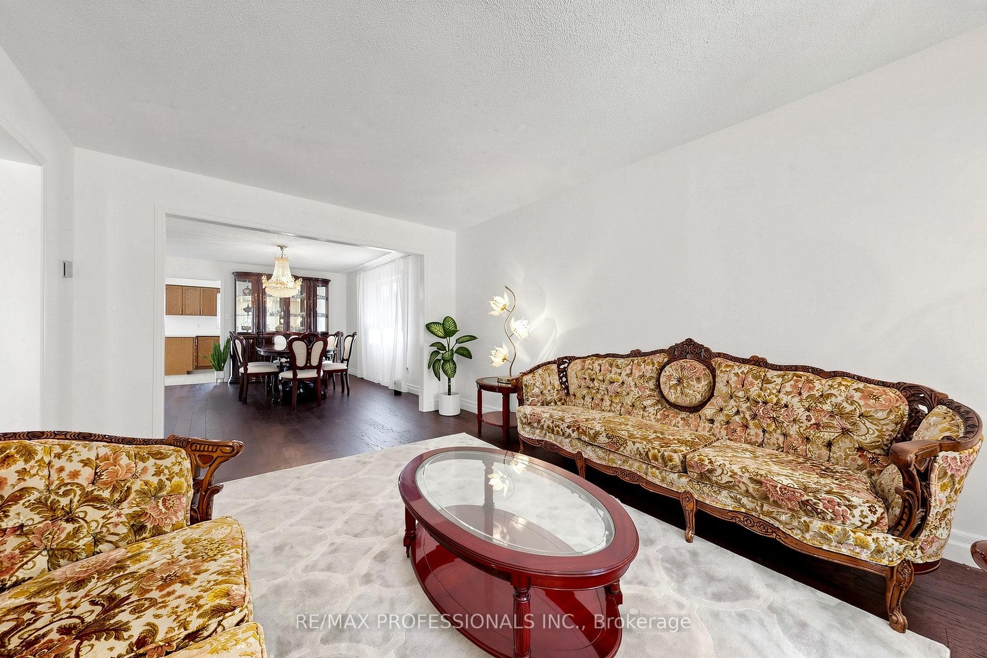 970 Silversmith Drive - Detached photo 5 of 50 in Mississauga, Ontario