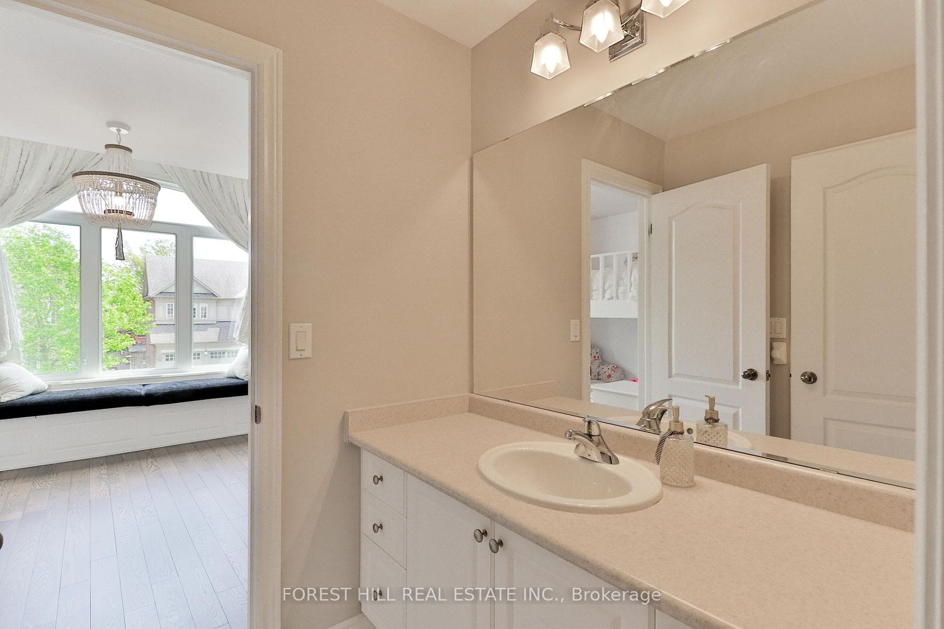 327 Turning Leaf Road - Detached photo 33 of 43 in Oakville, Ontario