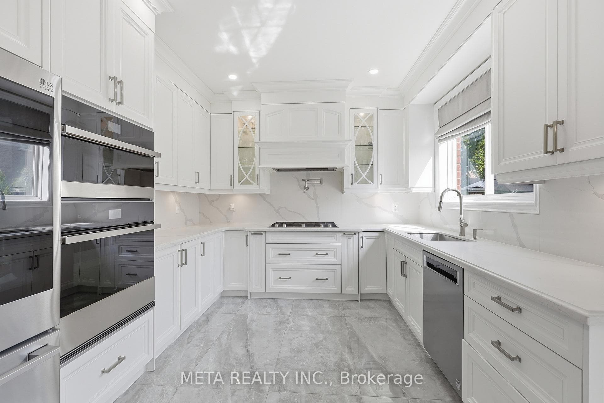 2299 Stratus Drive - Detached photo 15 of 42 in Oakville, Ontario