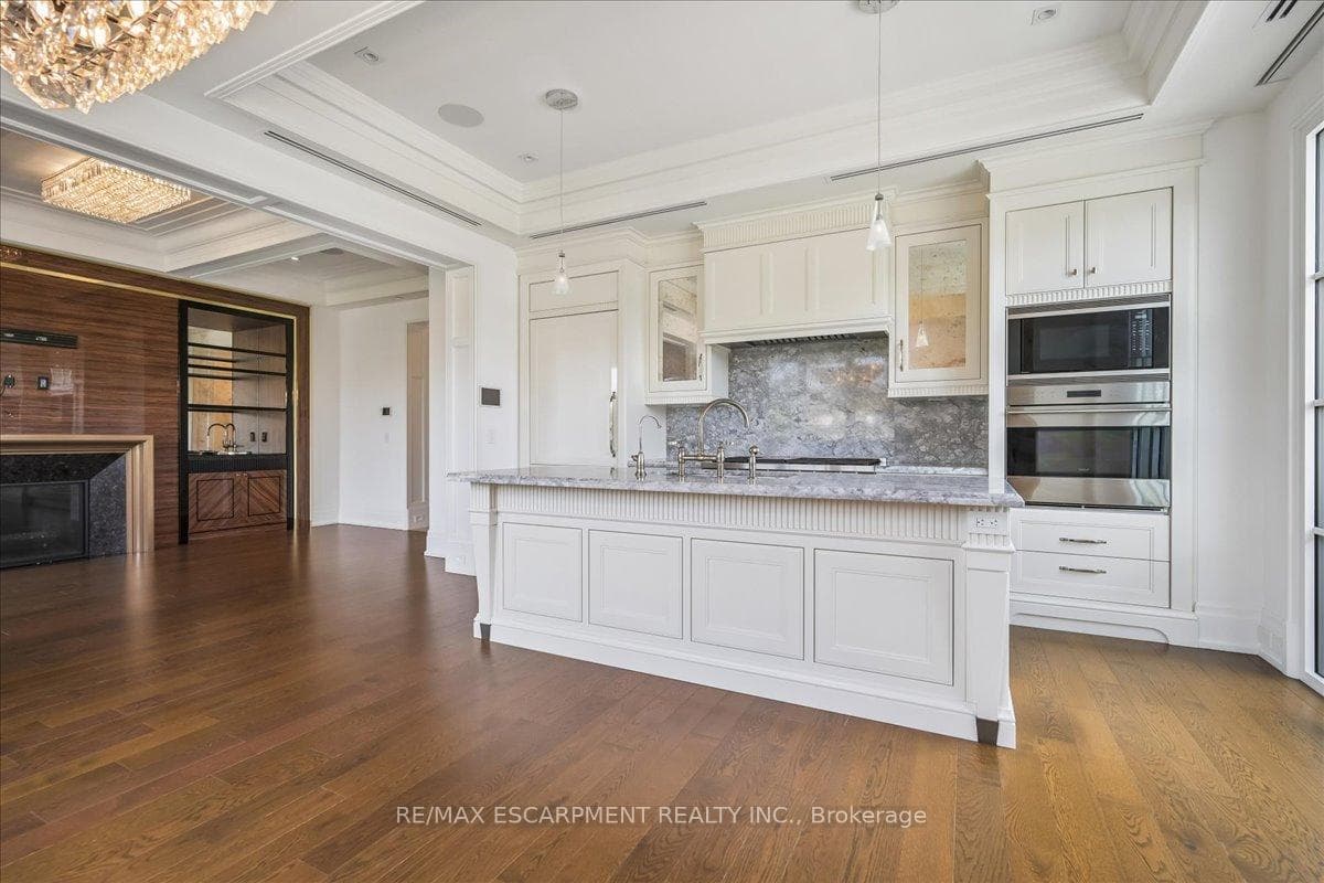 300 Randall Street Unit 211 - Condo photo 30 of 50 in Oakville, Ontario