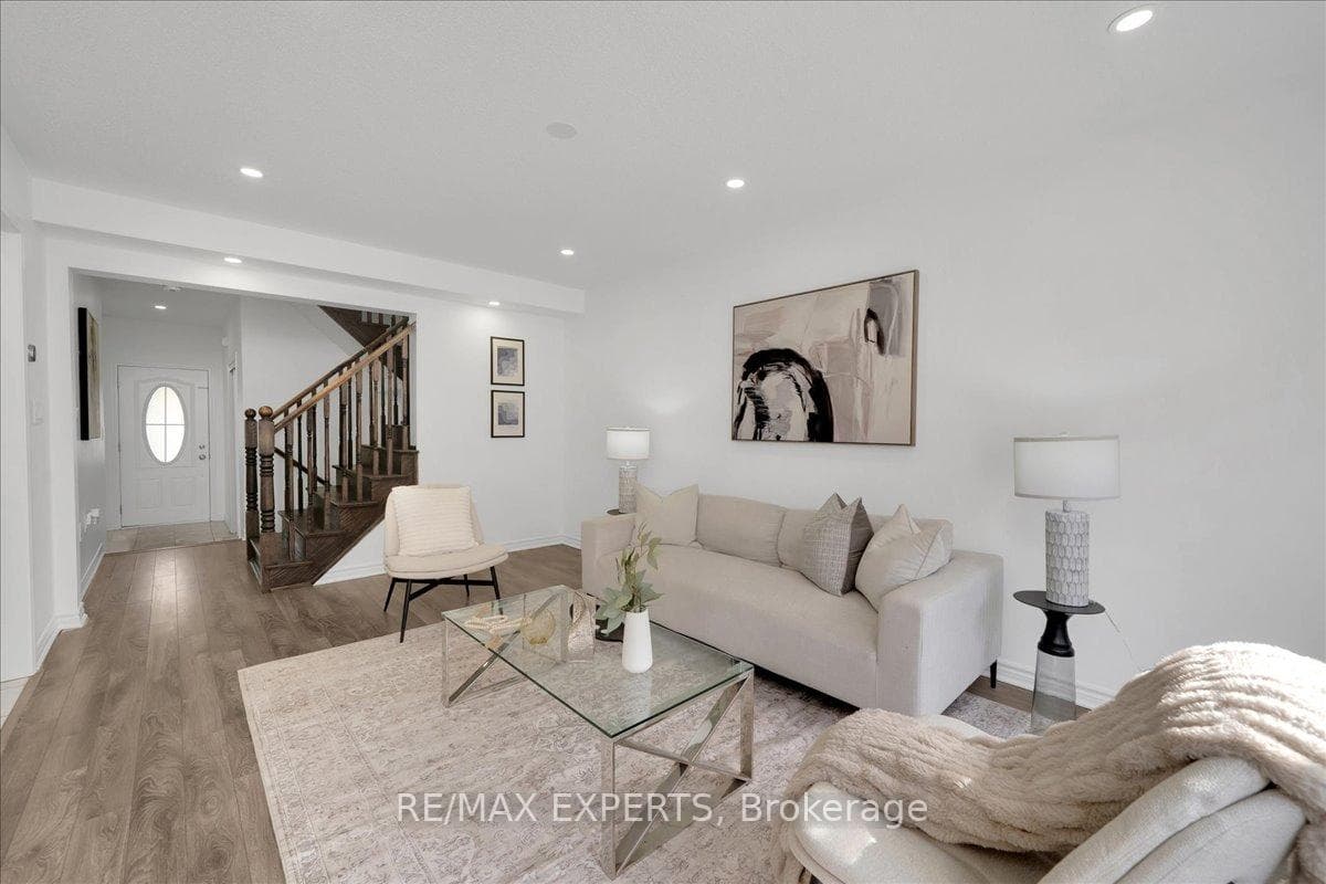 297 Beasley Terrace - Townhouse photo 4 of 22 in Milton, Ontario