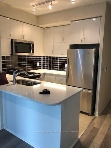 39 Annie Craig Drive Unit 605 - Condo photo 1 of 12 in Liberty Village / Parkdale / South Parkdale, Ontario