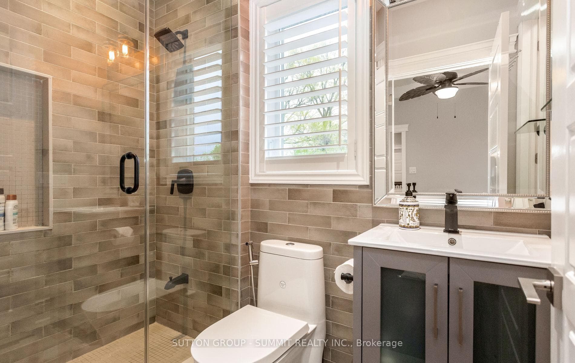 121 Ringwood Road - Detached photo 38 of 49 in Oakville, Ontario