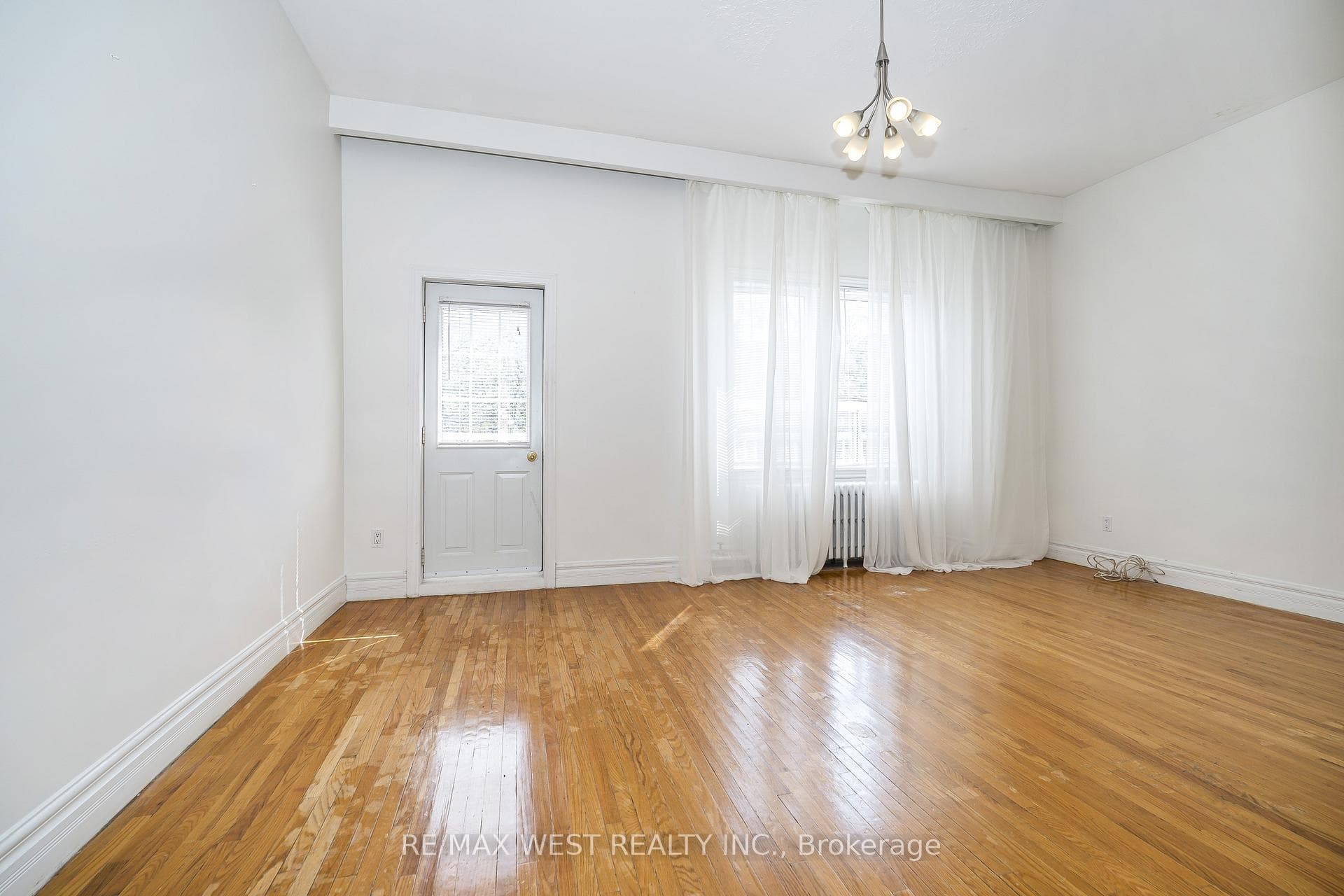 404 Manning Avenue - Semi-Detached photo 21 of 41 in Downtown Toronto / Waterfront, Ontario