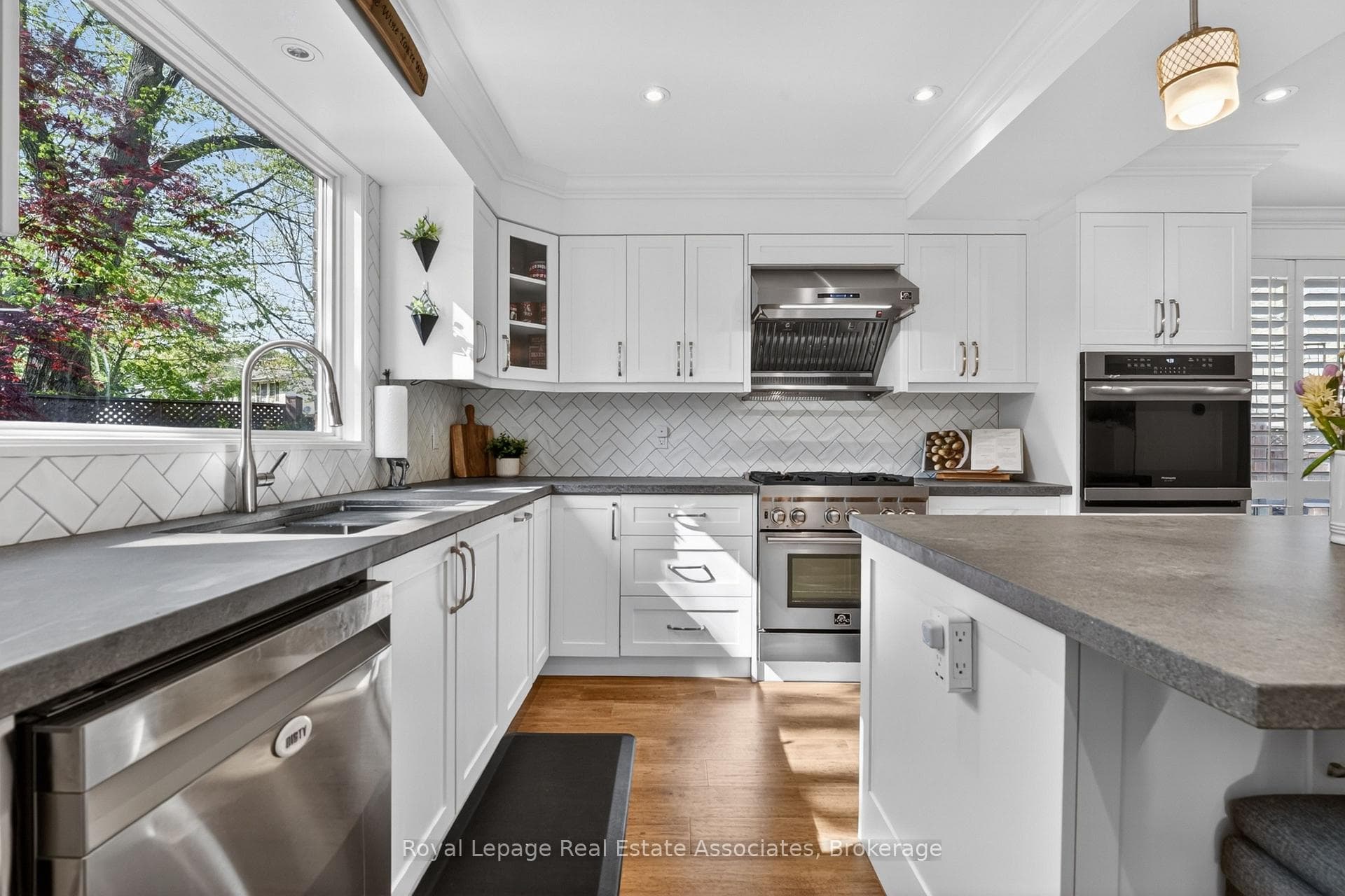 174 Cheverie Street - Detached photo 14 of 49 in Oakville, Ontario