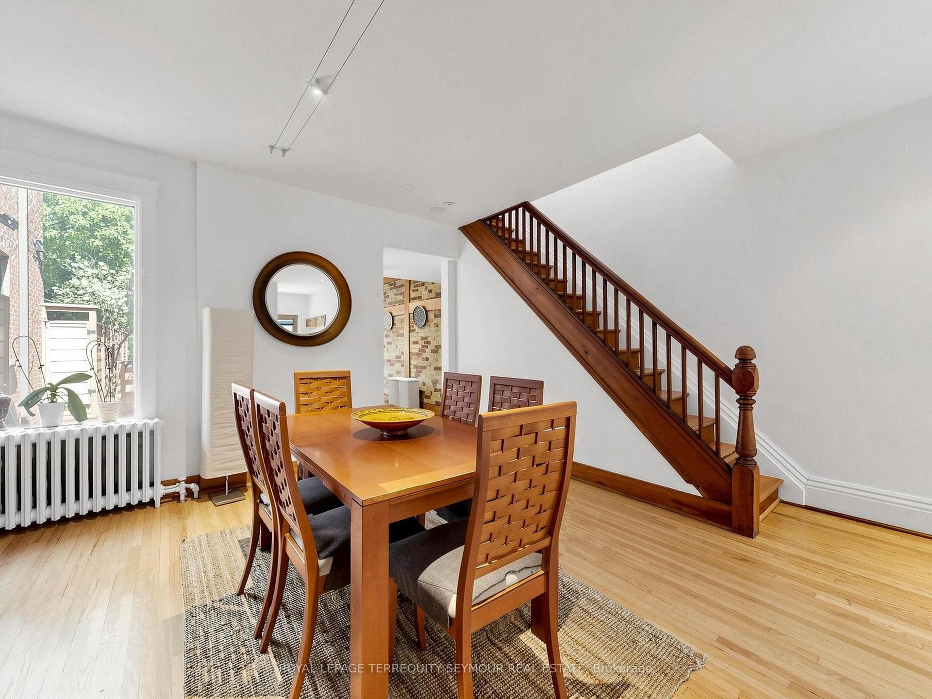 225 Howland Avenue - Townhouse photo 8 of 48 in Annex / Yorkville / Summerhill, Ontario