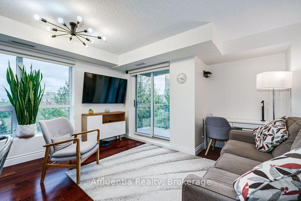 120 Dallimore Circle Unit 408 - Condo photo 12 of 38 in Don Mills / Parkwoods / Victoria Village, Ontario