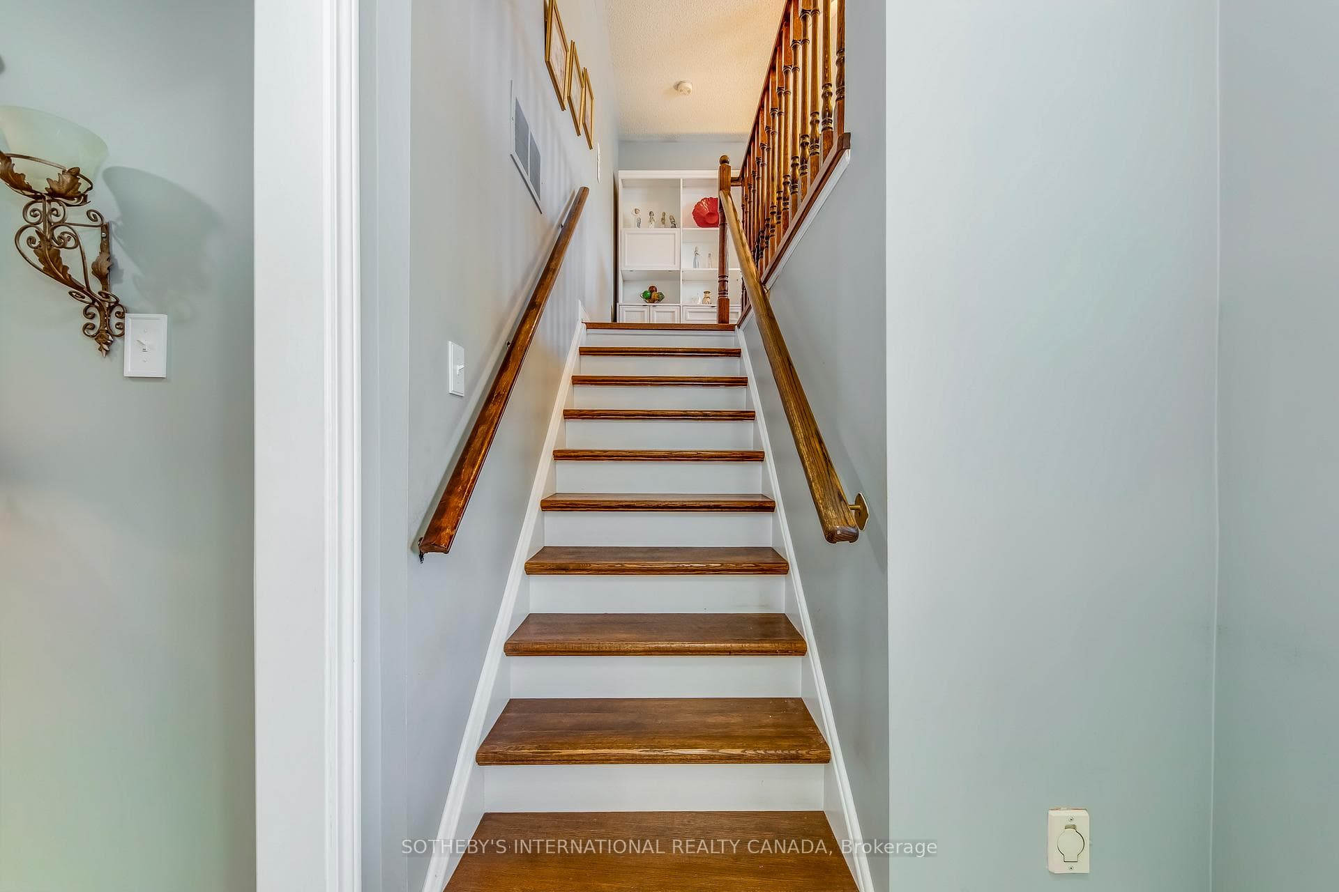 2294 Dale Ridge Drive - Semi-Detached photo 22 of 46 in Oakville, Ontario