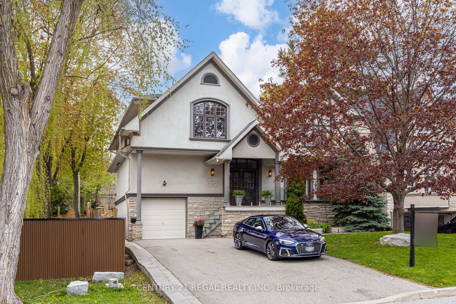 38 Mattice Road - Detached photo 2 of 50 in Etobicoke (Islington / Rexdale), Ontario