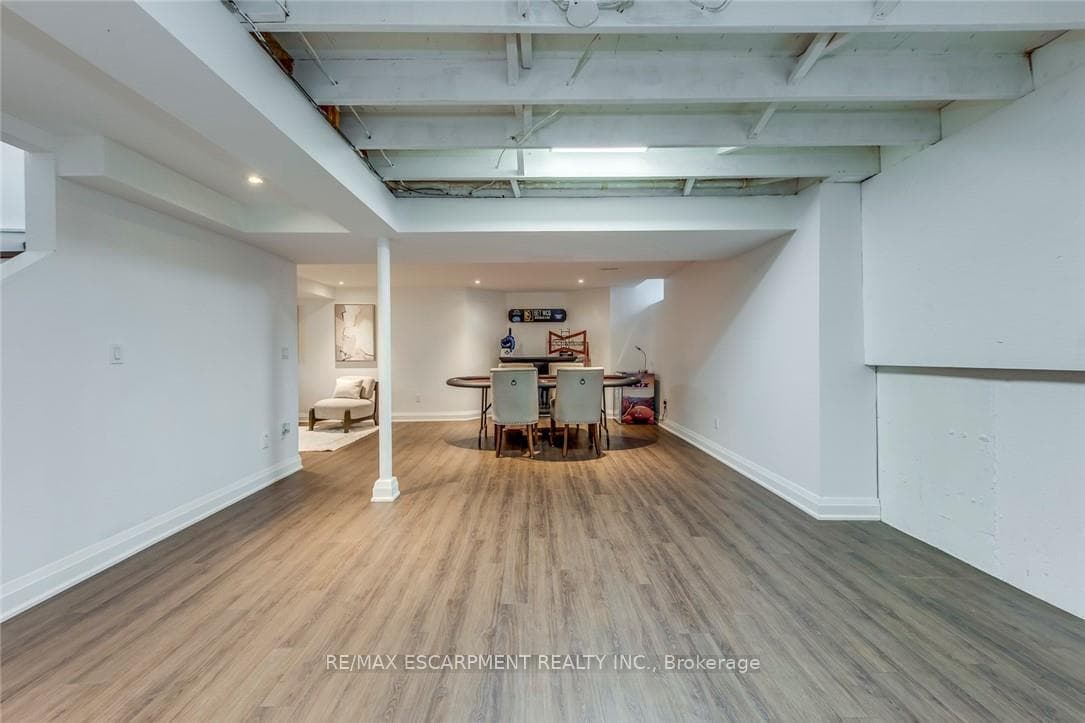 3311 SPRINGVALE Court - Detached photo 42 of 50 in Burlington, Ontario