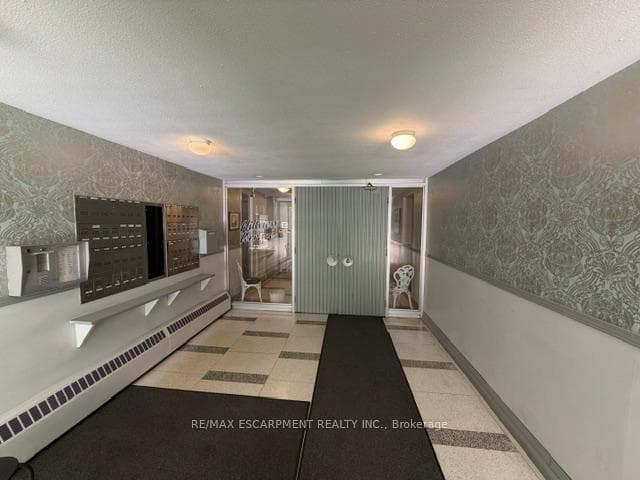 107 St. Joseph's Drive Unit 404 - Condo photo 4 of 29 in Hamilton, Ontario