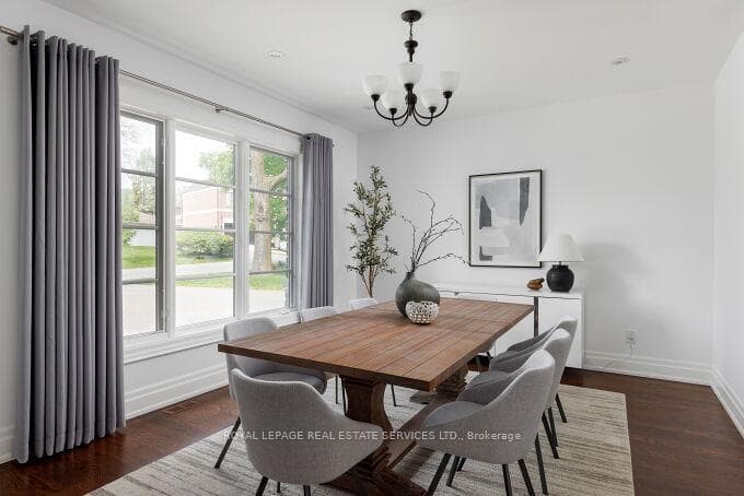 47 Twyford Road - Detached photo 6 of 48 in Etobicoke (Islington / Rexdale), Ontario