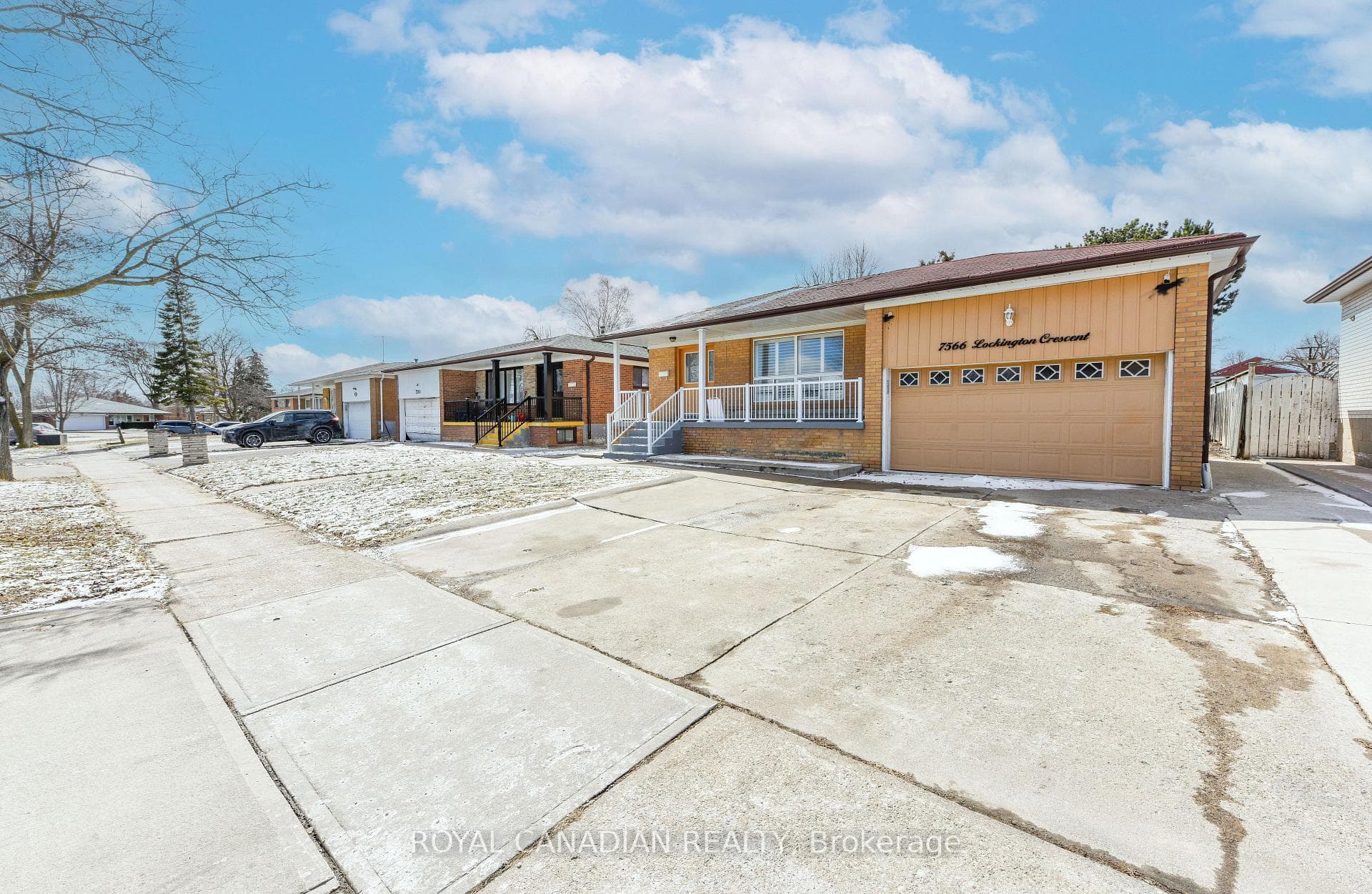 7566 Lockington Crescent - Detached photo 2 of 48 in Mississauga, Ontario